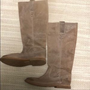 Frye Tall Tan Boot- in perfect conditions
